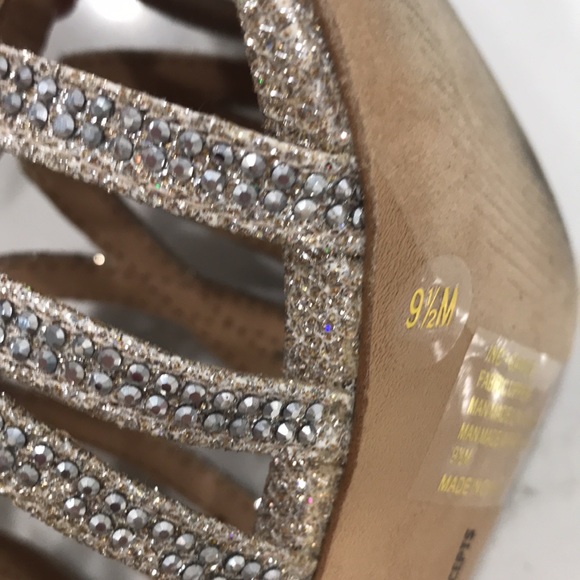 PARTY 9 1/2 SEQUINS heels. Beautiful condition. Like new - Picture 4 of 9